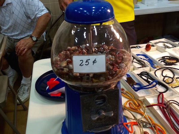 Moose Lake Agate Days: Agates in a gumball machine 
